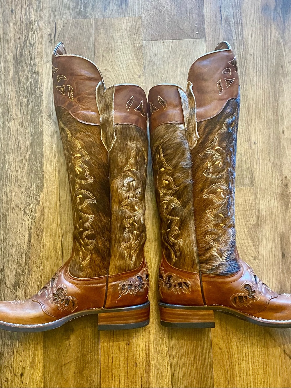 Brand Lacy knee high cowhide boot - Picture 2 of 6